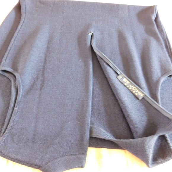 St. John Collection Basic - Picture 2 of 6